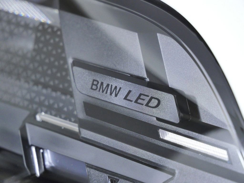 New 2026 Alpine White BMW xDrive40i image 4