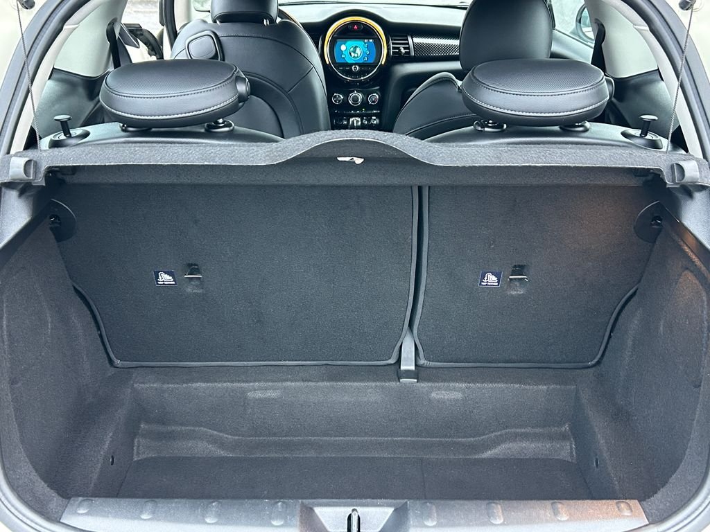 Used 2019 Pepper White MINI Classic image 32