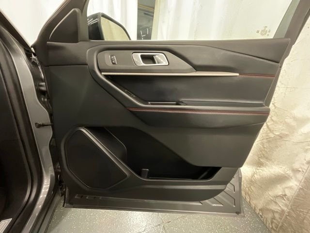 Used 2025 Gray Ford ST-Line image 21