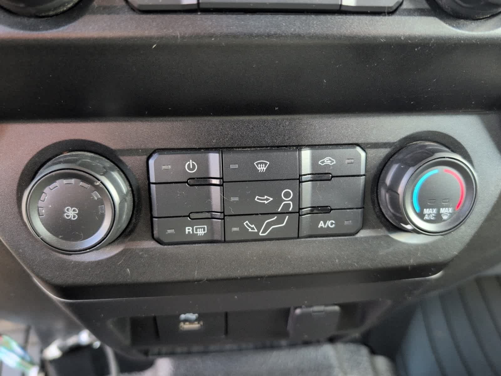 Used 2020 Oxford White Ford XL image 17