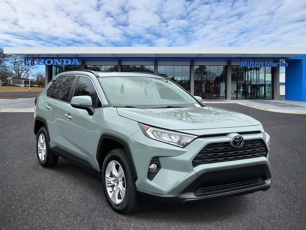 2020 Toyota RAV4 XLE
