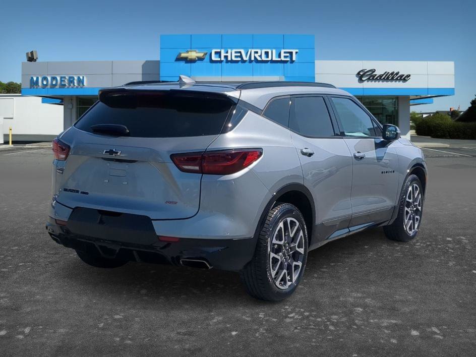 Used 2023 STERLING GRAY METALLIC Chevrolet RS image 4