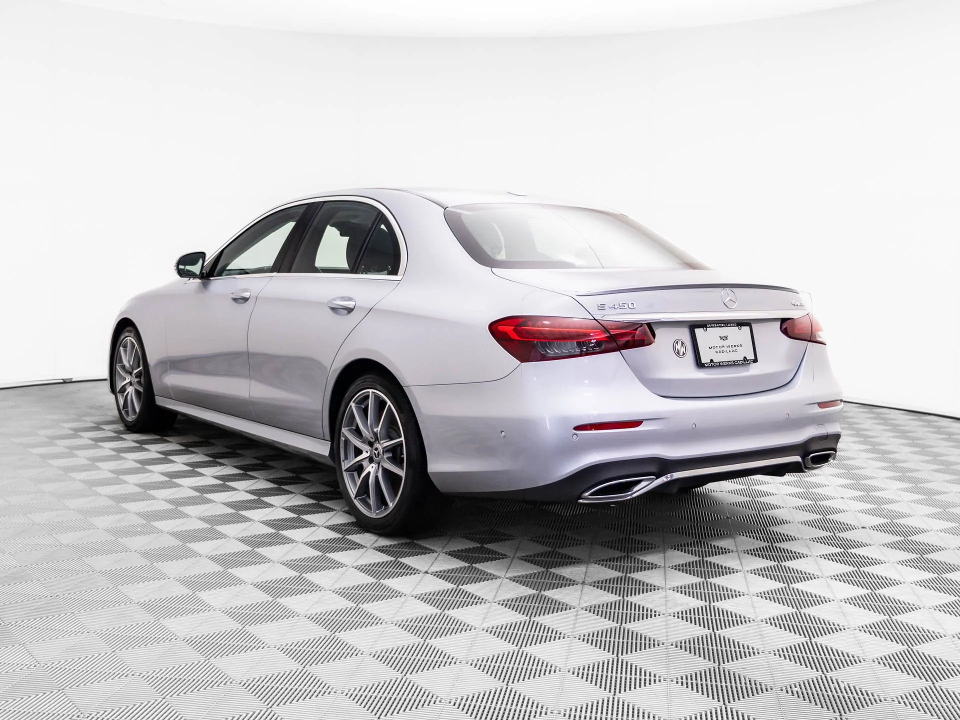 Used 2023 Silver Mercedes-Benz E 450 image 3