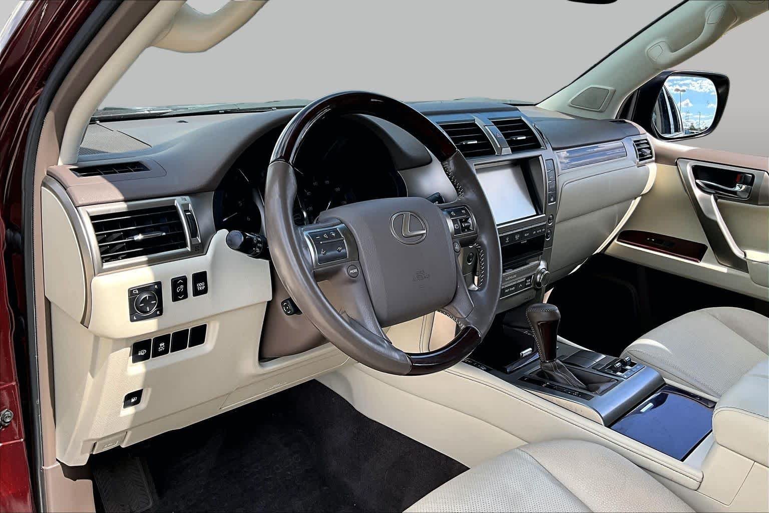 Used 2019 Claret Mica Lexus Premium image 16