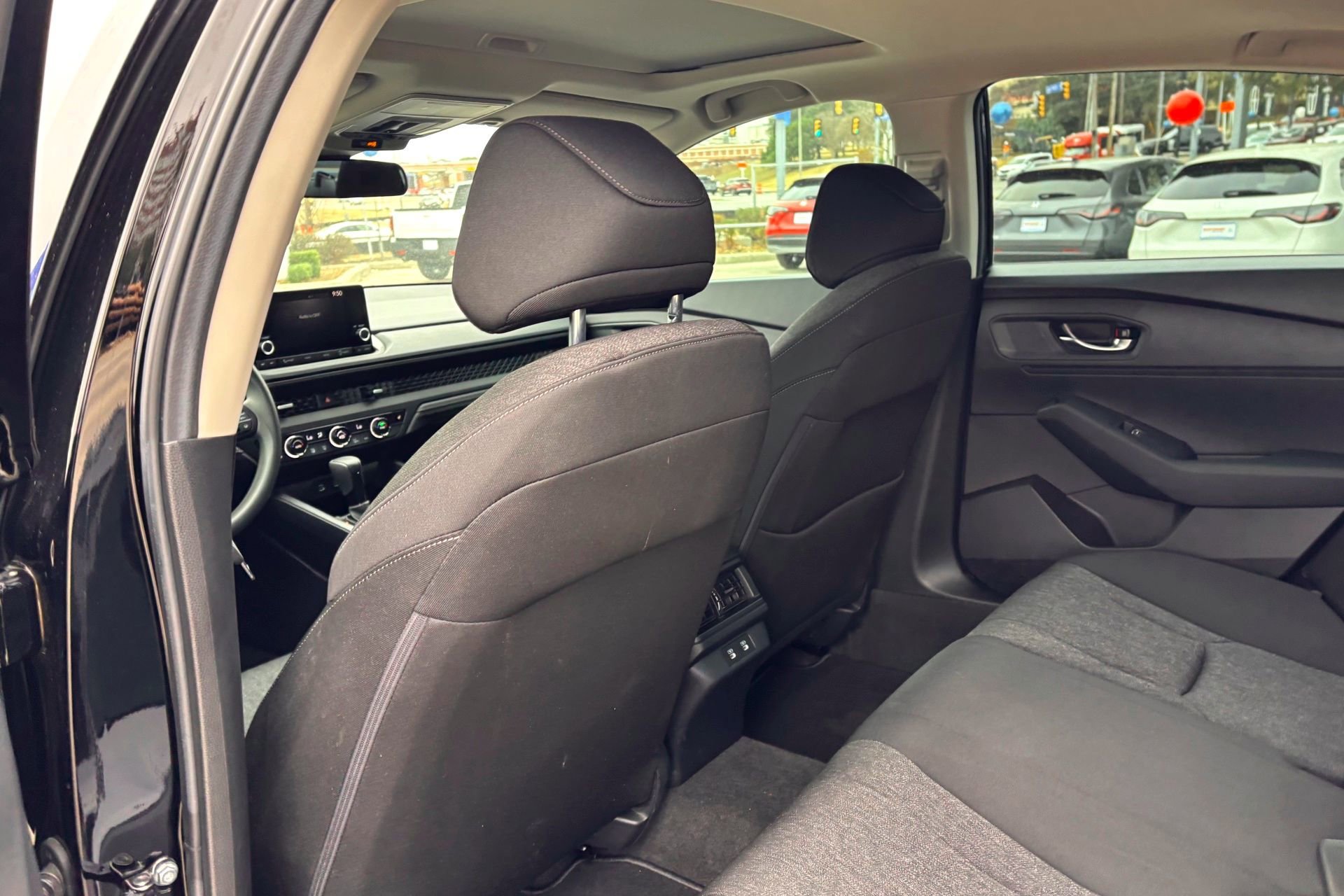 Used 2025 Black Honda SE image 29