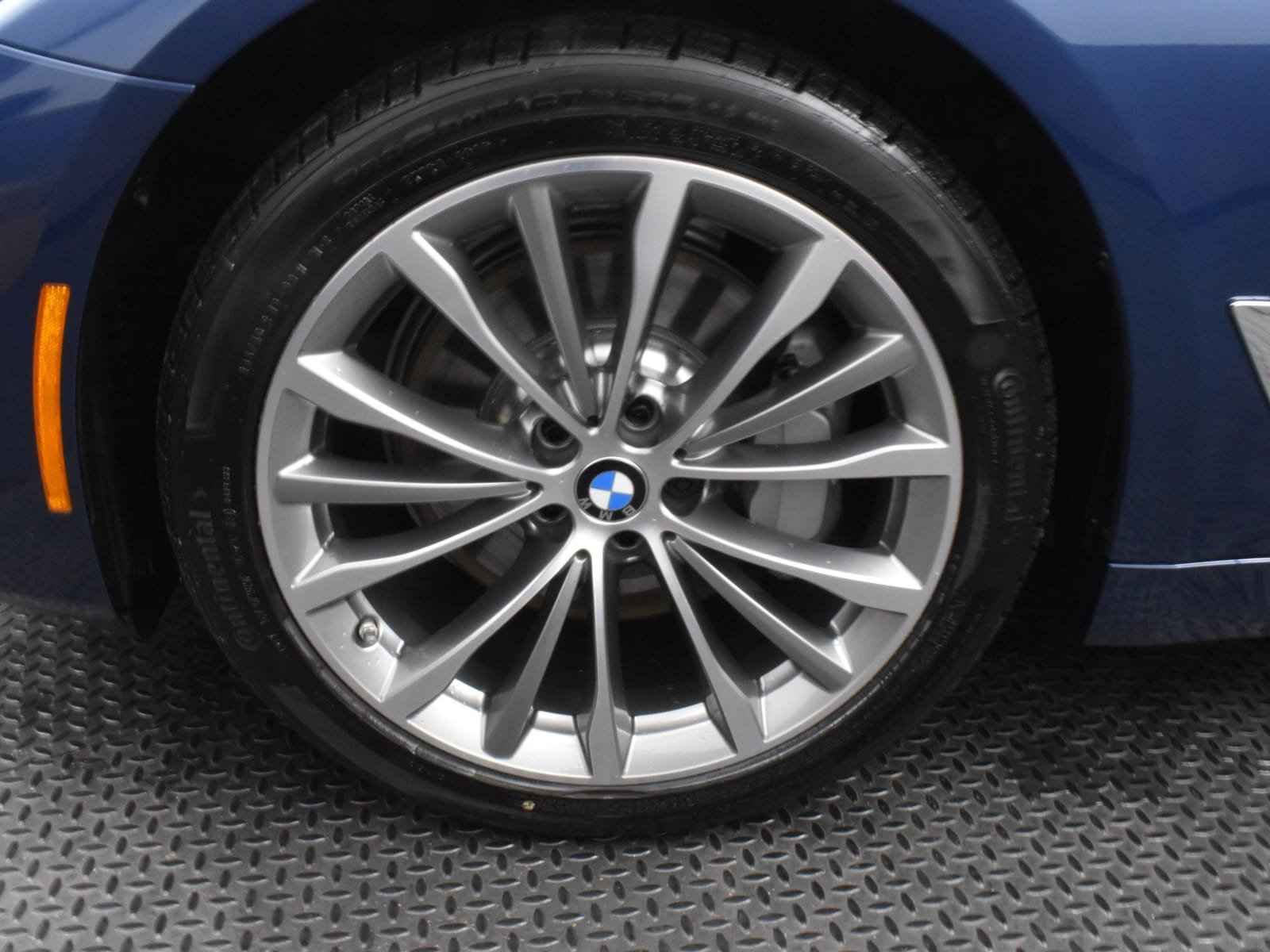 Used 2023 Phytonic Blue Metallic BMW 530i image 5