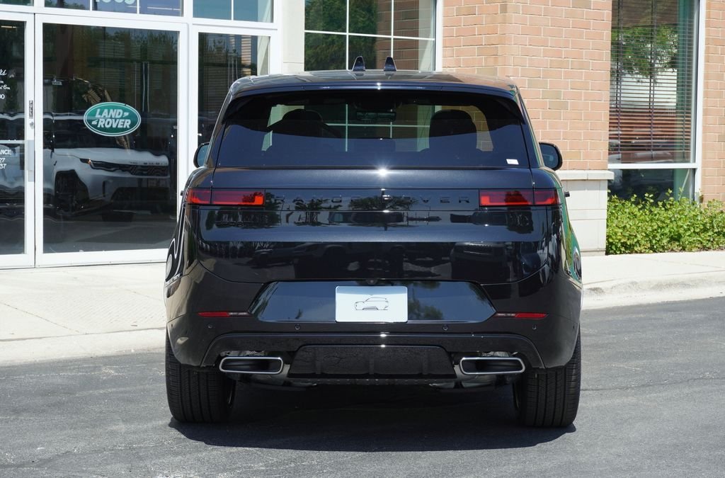 New 2026 Santorini Black Land Rover Dynamic SE image 5