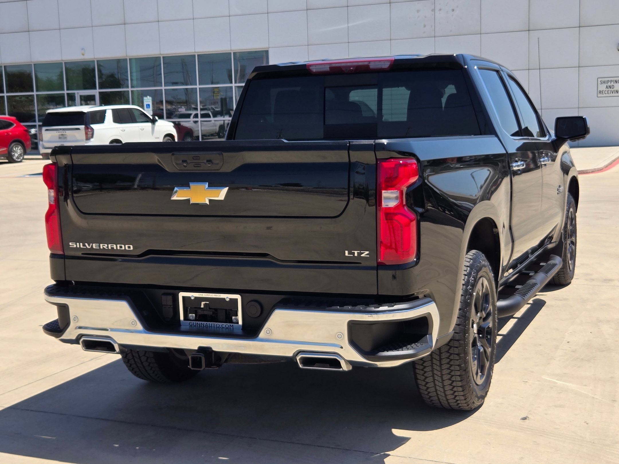 2025 Chevrolet Silverado 1500 LTZ - Photo 8