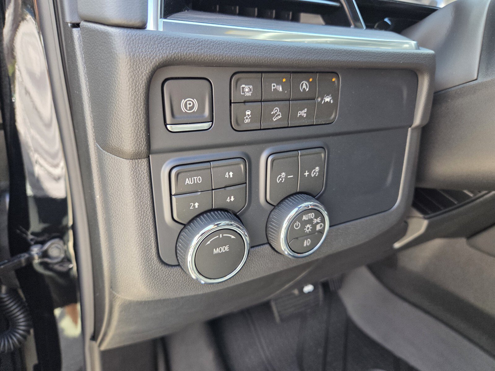New 2026 Black Chevrolet Z71 image 25
