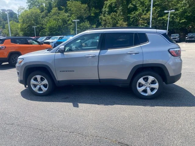Certified Used 2020 Silver Jeep Latitude image 4