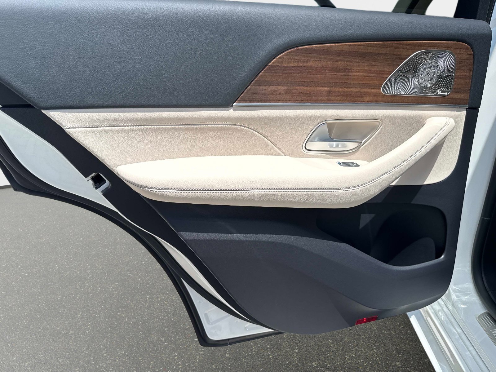 New 2026 Polar White Mercedes-Benz 350 4MATIC® SUV image 11