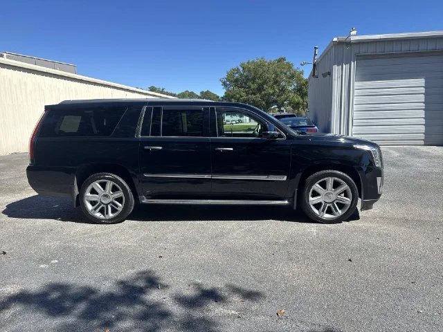 Used 2017 Black Cadillac Luxury image 4