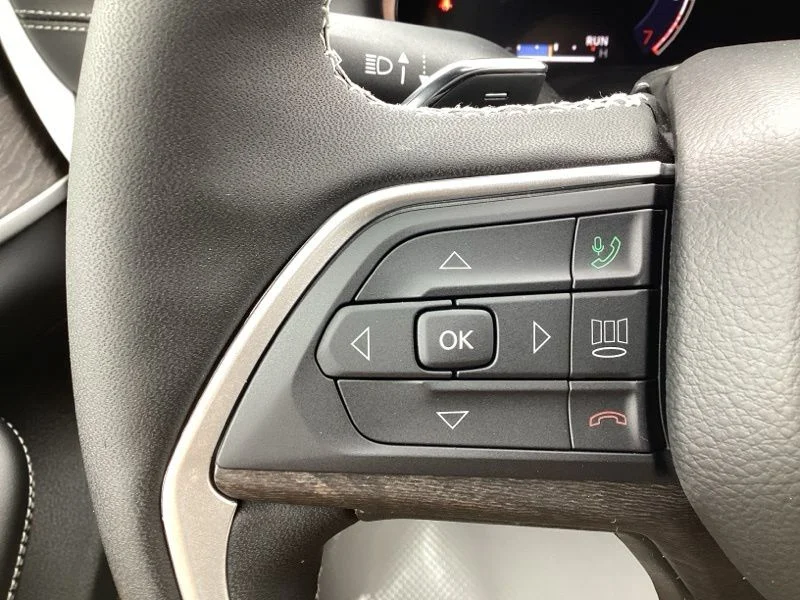 New 2026 Silver Zynith Exterior Paint Jeep Altitude image 32