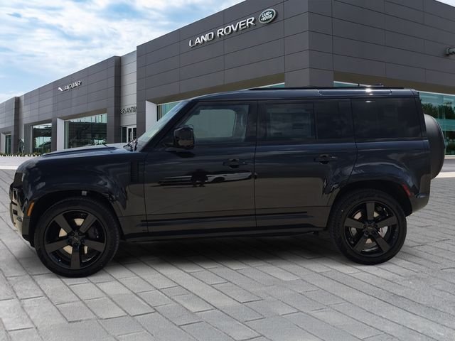 New 2026 Santorini Black Land Rover X-Dynamic SE image 2