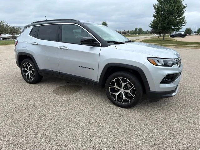 Used 2024 Silver Jeep Limited image 4