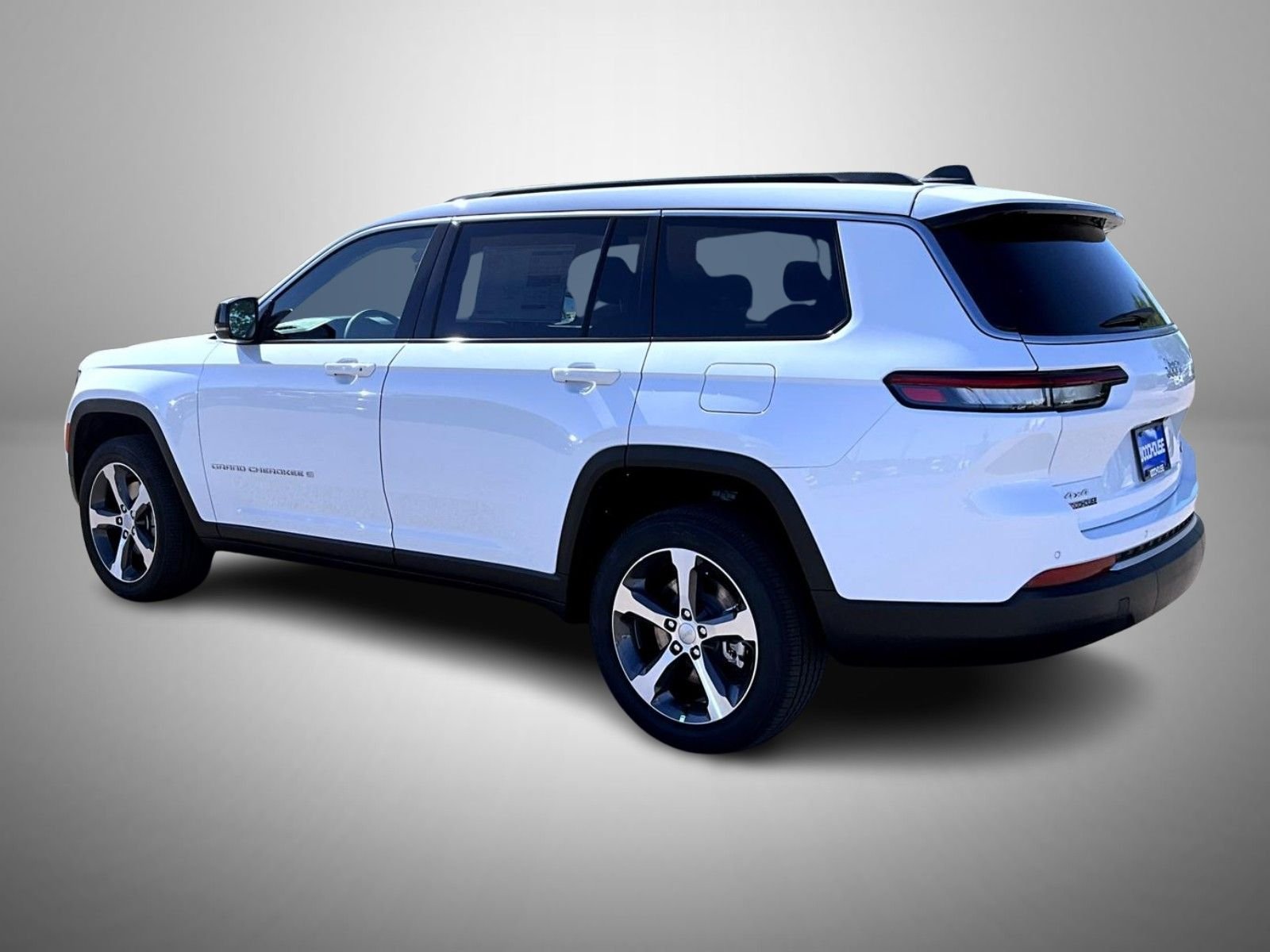 New 2026 Bright White Clear-Coat Exterior Paint Jeep Limited image 7