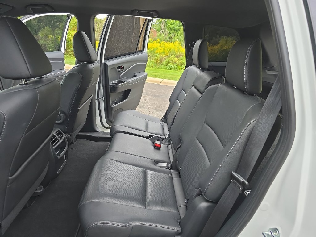 Used 2022 Beige Honda EX-L image 15