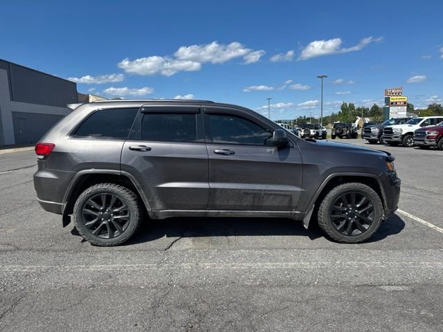 Used 2019 Gray Jeep Altitude image 5