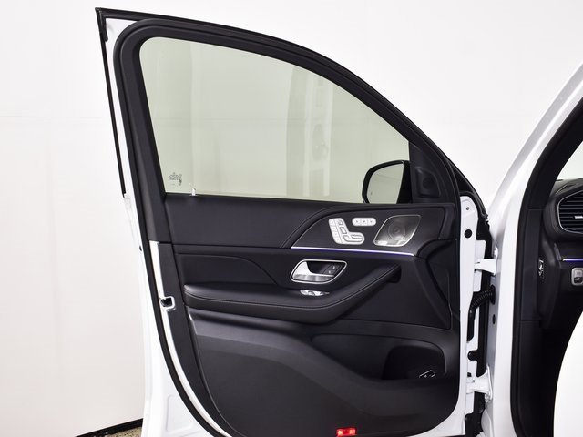 New 2026 MANUFAKTUR Moonlight White Magno Mercedes-Benz GLE 53 AMG® image 70