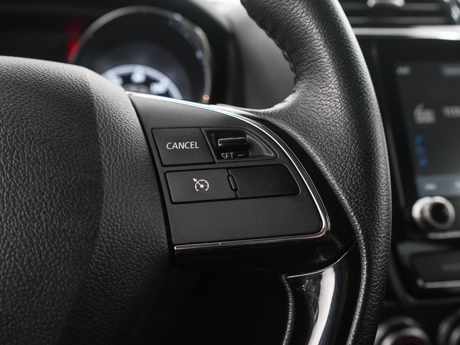 Used 2024 Blue Mitsubishi SE image 25