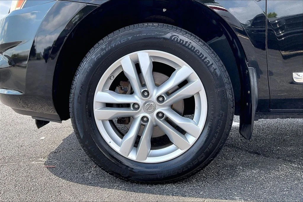 Used 2013 Black Nissan SV image 10