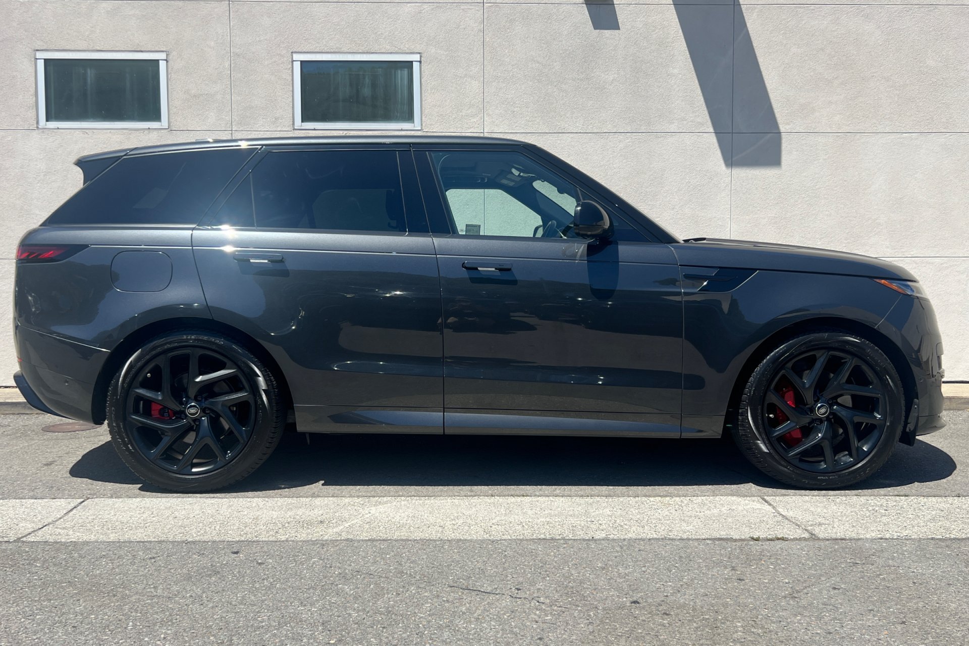 Certified Used 2025 Carpathian Grey Premium Metallic Land Rover Dynamic SE image 8
