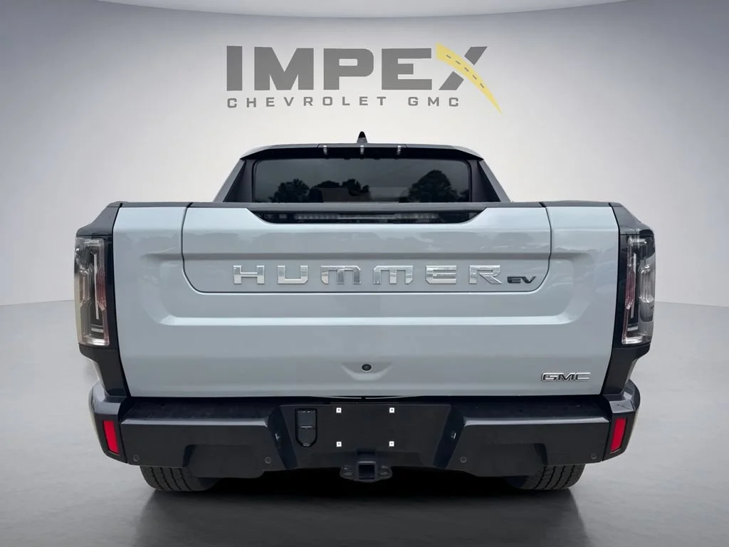 Used 2025 Meteorite Metallic (Grey) GMC 2X image 5