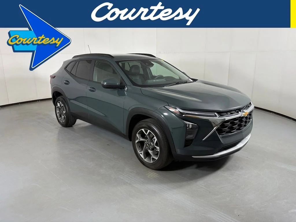 Used 2025 Gray Chevrolet LT image 1