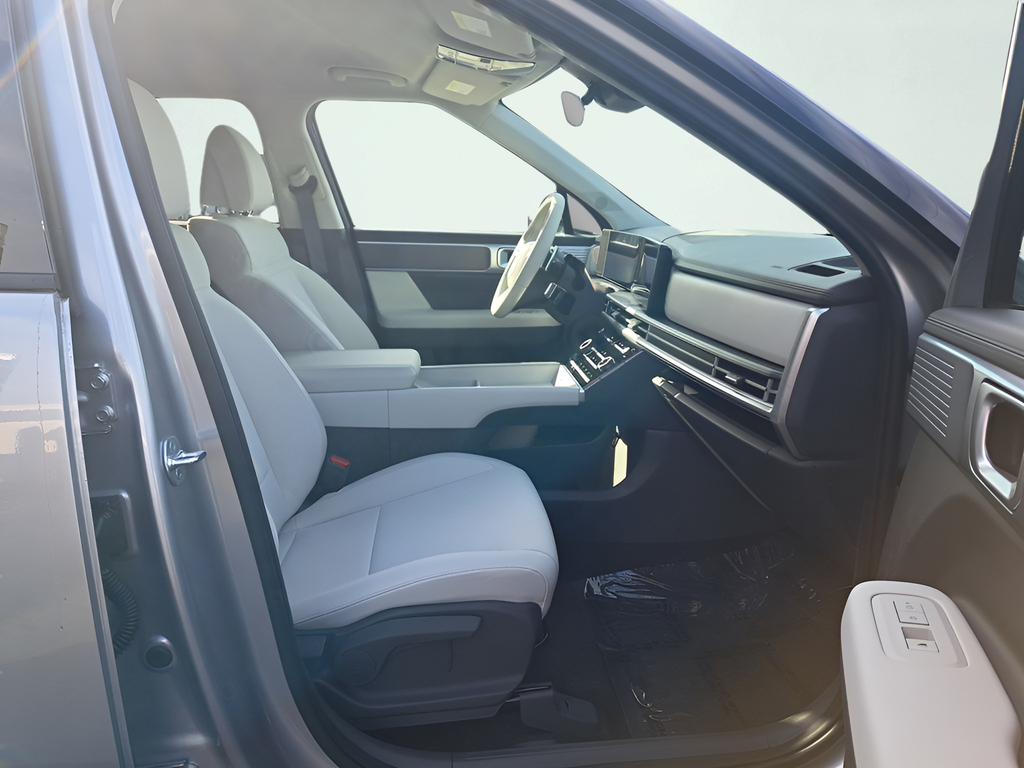 New 2026 Silver Hyundai SE image 16