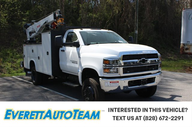 2025 Chevrolet Silverado 6500 HD Work Truck
