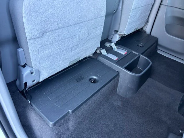 Used 2013 White Toyota Base image 31