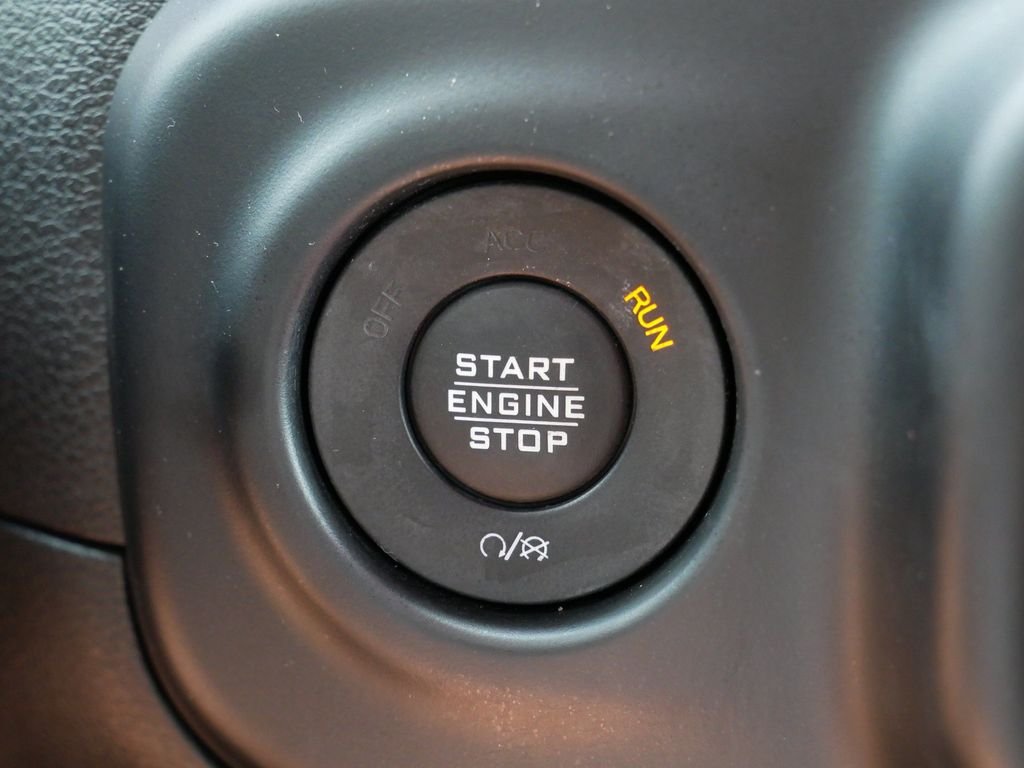 Certified Used 2020  Jeep Unlimited Sport image 26