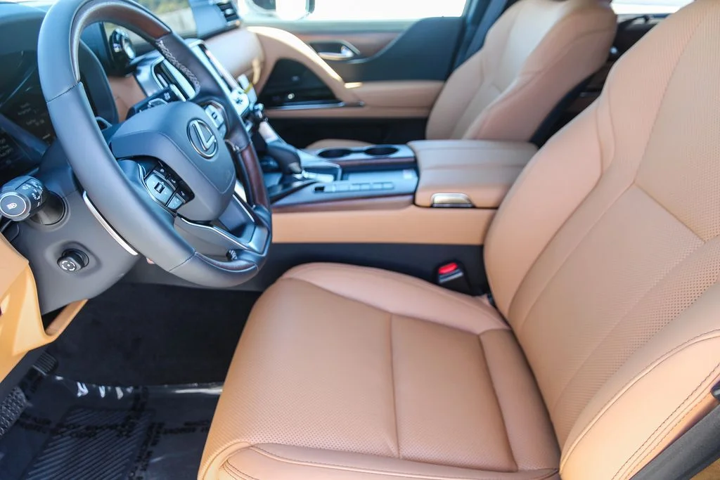 2026 Lexus LX 700h Luxury - Photo 16