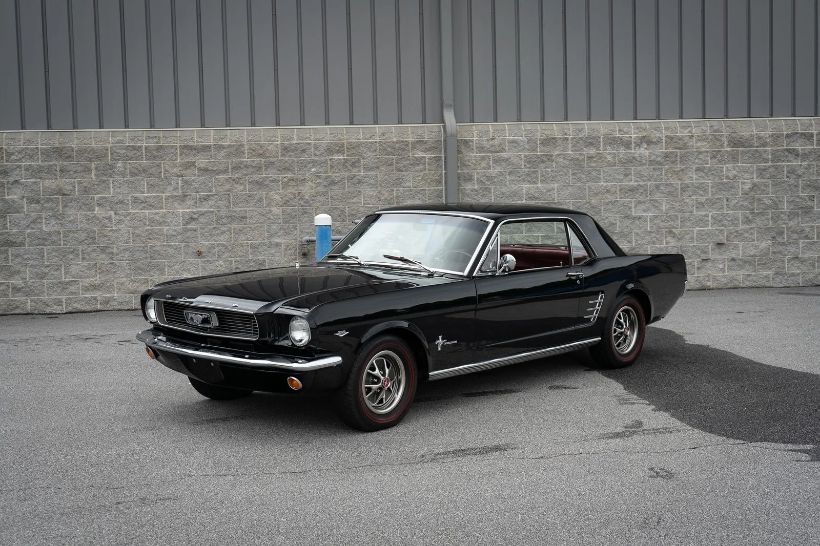 Used 1966 Black Ford  image 3