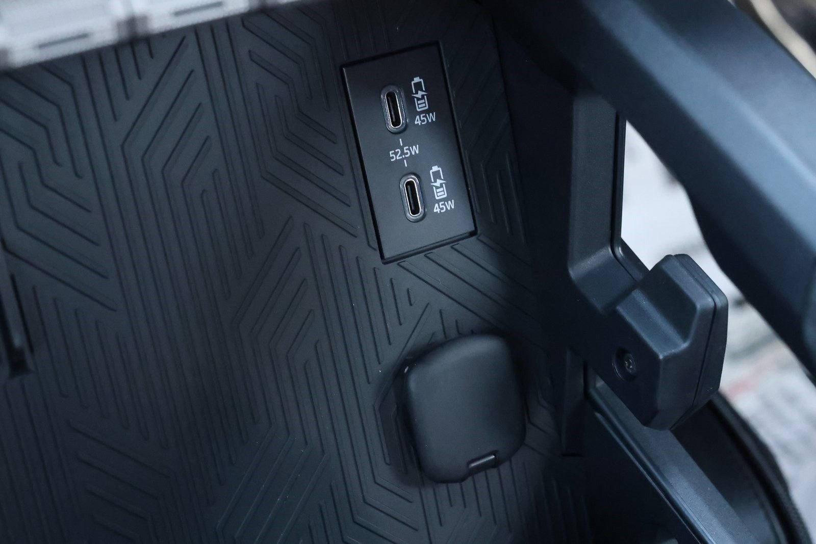 2025 Toyota Tacoma SR5 - Photo 23