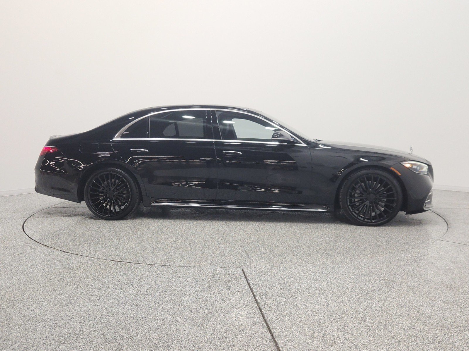 Used 2023 Black Mercedes-Benz S 580 4MATIC® Sedan image 4