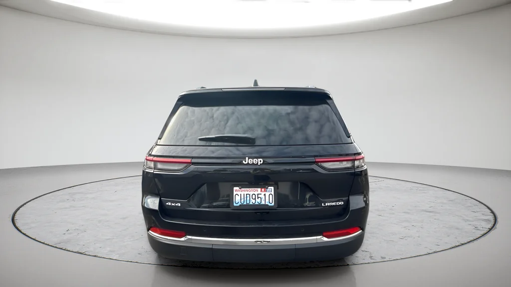 Used 2025 Black Jeep Laredo image 4