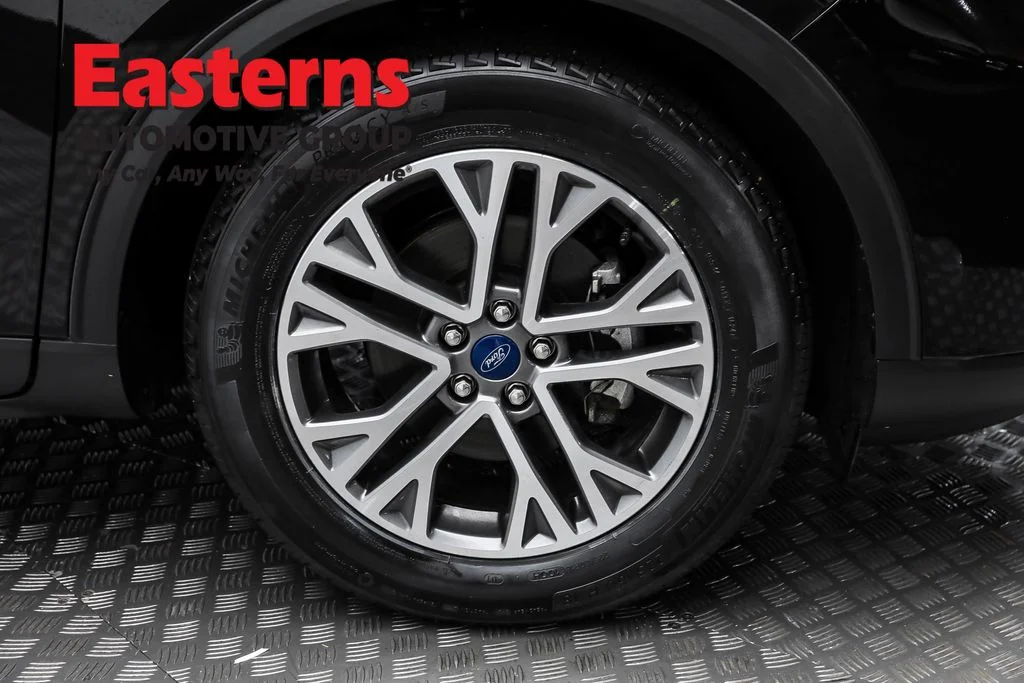 Used 2021 Black Ford SEL image 31