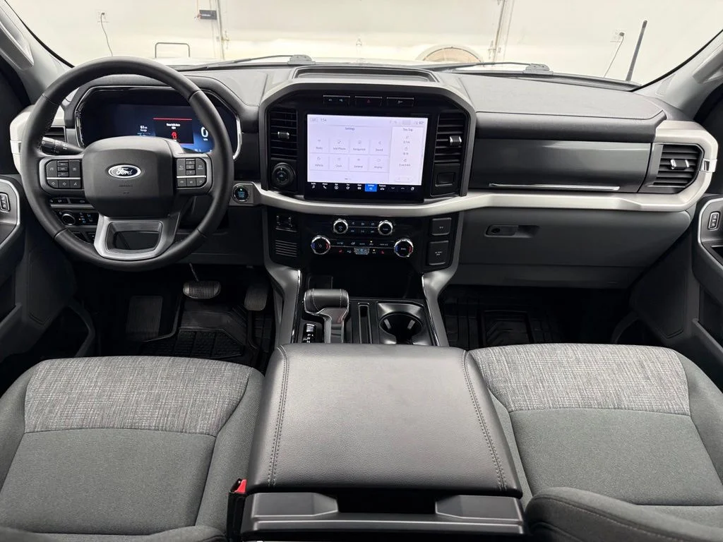 Used 2023 White Ford XLT image 4