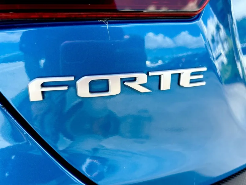 Used 2022 BLUE Kia FE image 11