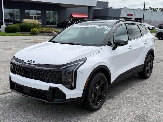 New 2027 Glacial White Pearl / Black Ro Kia X-Line image 3