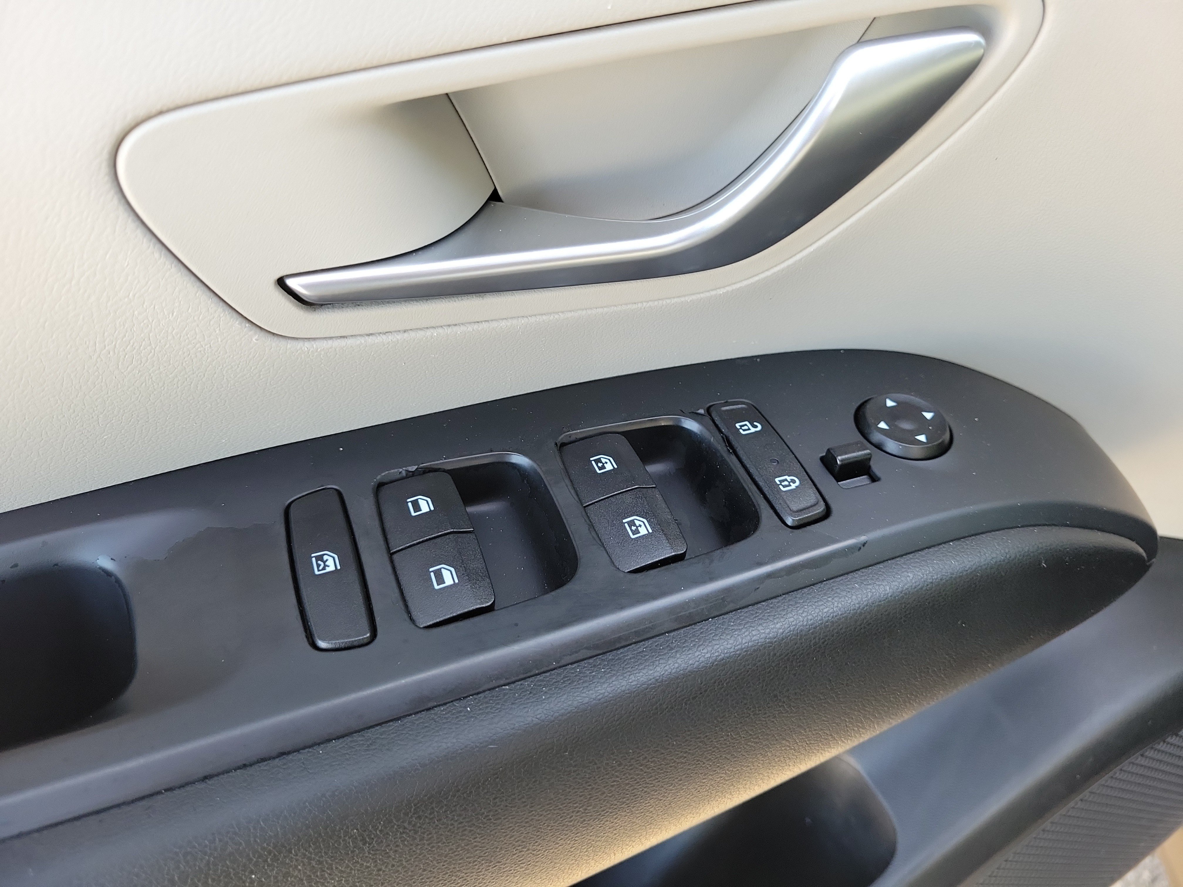 Used 2022 Amazon Gray Hyundai SEL image 11
