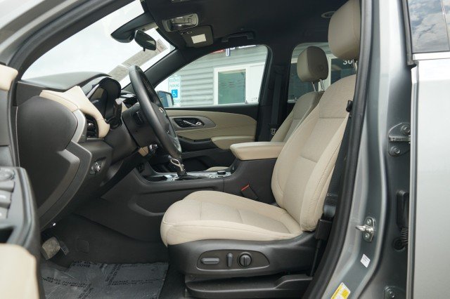 Used 2023 Sterling Gray Metallic Chevrolet LT Cloth image 16