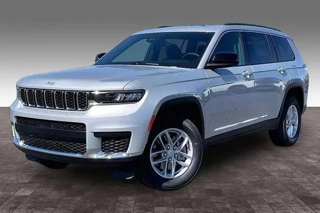 New 2026 Silver Zynith Exterior Paint Jeep Laredo X image 1