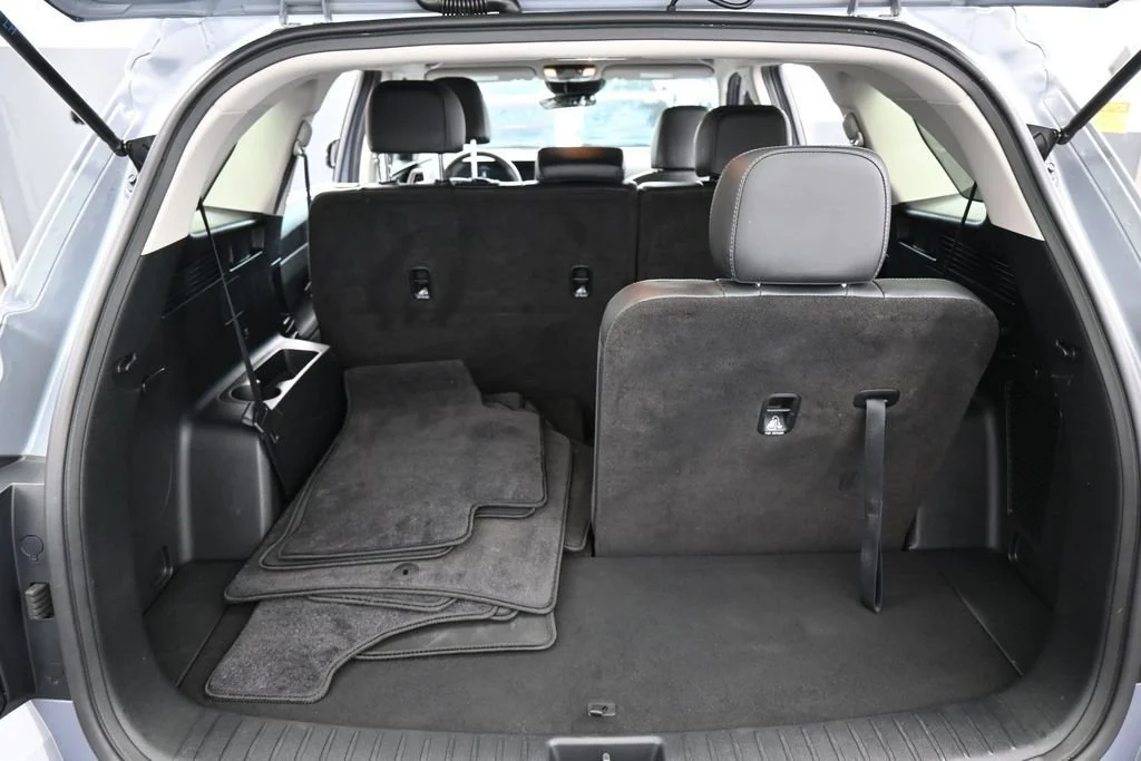 Used 2025 Silver Kia S image 42