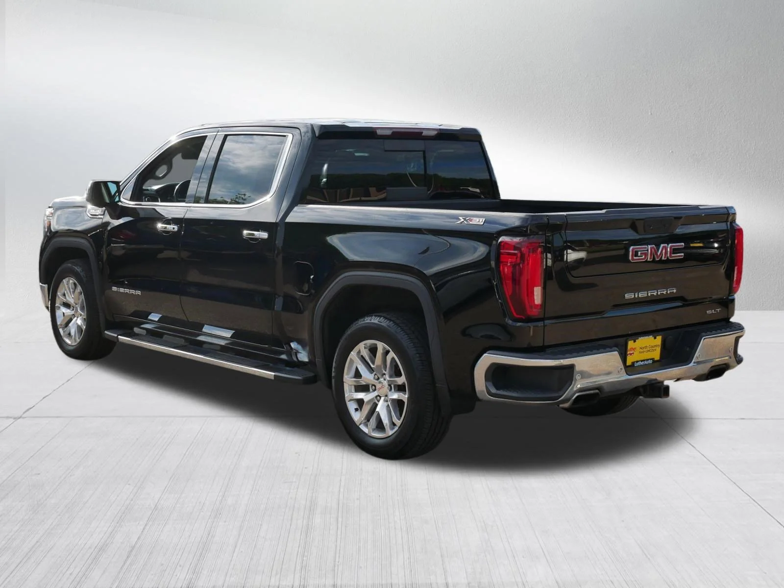 Certified Used 2020 Onyx Black GMC SLT image 5