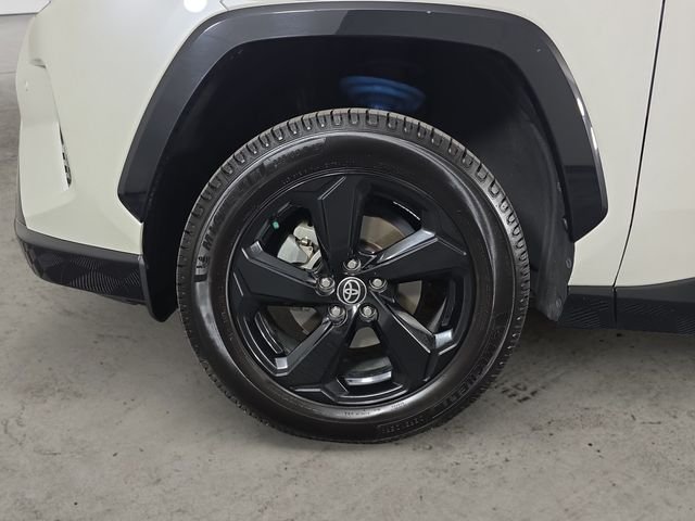 Used 2021 White Toyota XSE image 9