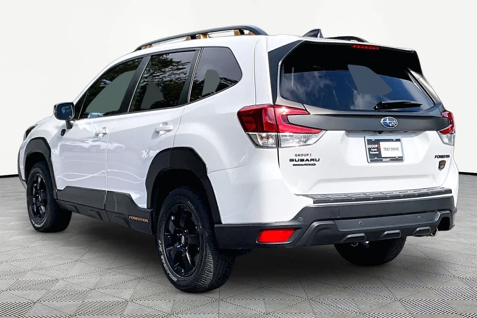 Used 2024 Crystal White Pearl Subaru Wilderness image 12