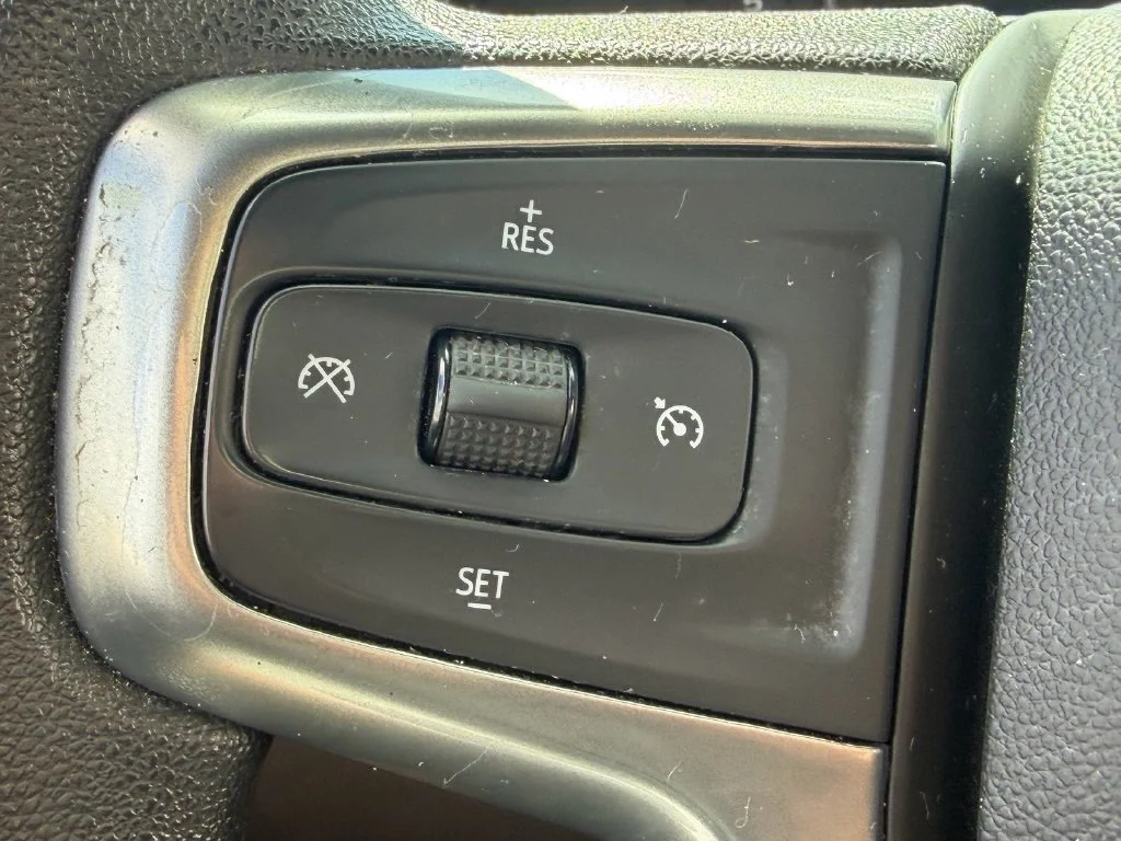 Used 2022 White Chevrolet LT image 25