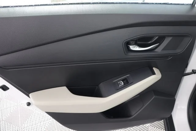 Used 2023 White Honda LX image 25